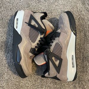 Jordan Retro 4 Taupe Hauze